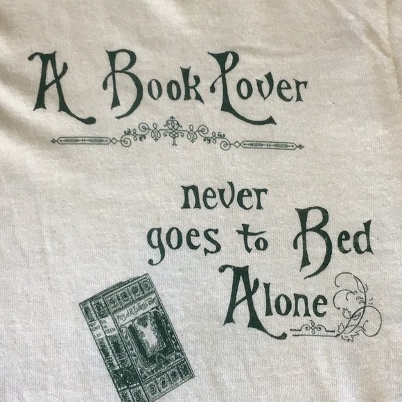 Book Lover sleepshirt - Picture 1 of 8